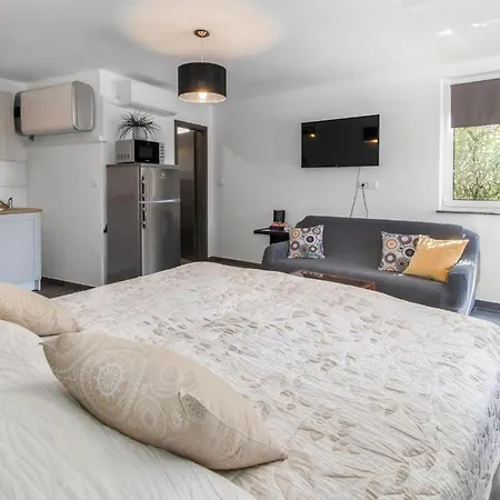 Apartament Beach Front Apartment In Jadranovo With Wifi