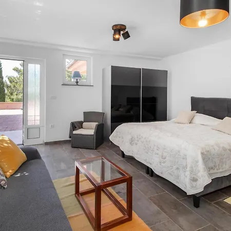 Daire Stunning In Jadranovo