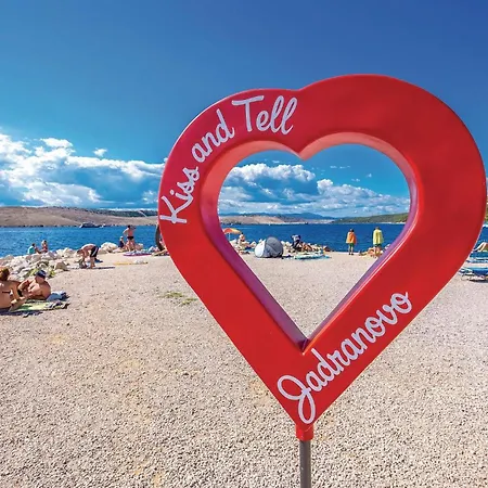 Beach Front Apartment In Jadranovo With Wifi